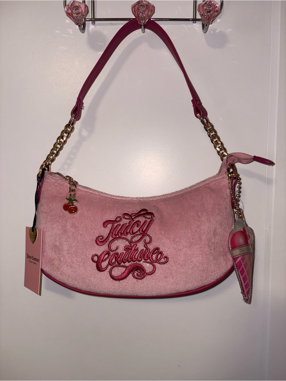 Juicy Couture FLAMINGO
FLAMANT ROSE
JUICY SUGAR RUSH SHOULDER BAG